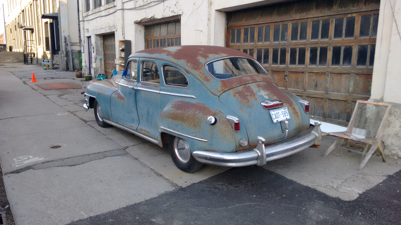 Illustration for article titled Ohh, an old Chevy sedan.
